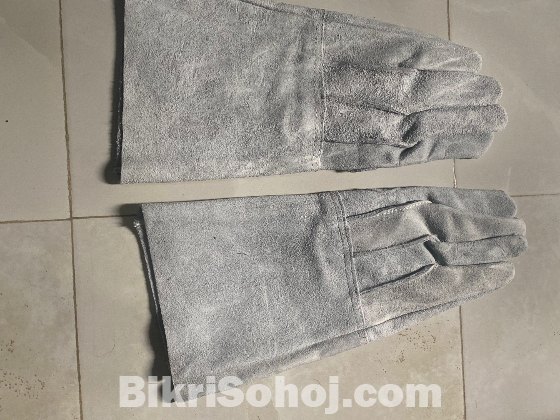 Hand gloves 100% lather